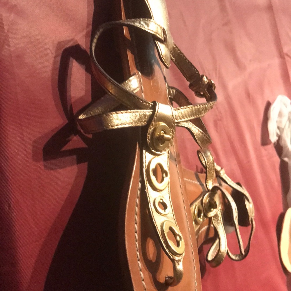 Coach flat - Picture 2 of 2